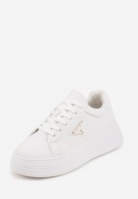Born2be - Białe Sneakersy VICES na Grubej Podeszwie z Bieżnikiem Zdobionej Gwiazdką Natevia. Okazja: na co dzień. Kolor: biały. Materiał: jeans. Wzór: aplikacja. Sezon: lato #2