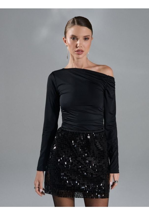 Sinsay - Spódnica mini - czarny. Kolor: czarny