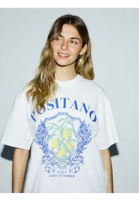 Reserved - T-shirt oversize z nadrukiem - biały. Kolor: biały. Materiał: bawełna. Wzór: nadruk