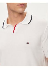 TOMMY HILFIGER - Tommy Hilfiger Polo MW0MW34772 Biały Regular Fit. Typ kołnierza: polo. Kolor: biały. Materiał: bawełna #2