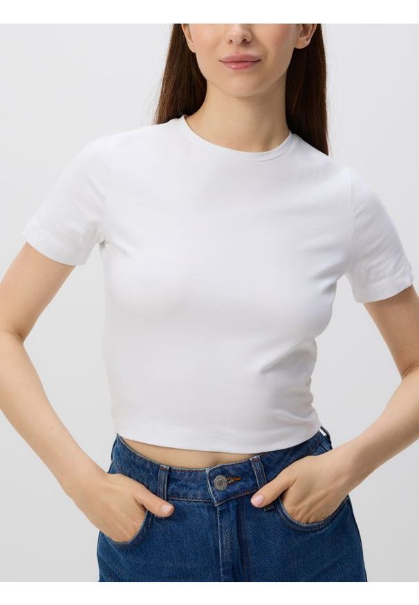 Reserved - Bawełniany crop top - biały. Kolor: biały. Materiał: bawełna. Długość: krótkie