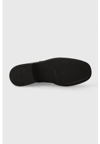 Vagabond Shoemakers botki skórzane SHEILA damskie kolor czarny na płaskim obcasie 5635.301.20. Kolor: czarny. Materiał: skóra. Obcas: na obcasie. Wysokość obcasa: niski #5