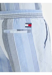 Tommy Jeans Szorty materiałowe Dobby Stripe DM0DM22830 Błękitny Relaxed Fit. Kolor: niebieski. Materiał: bawełna #5