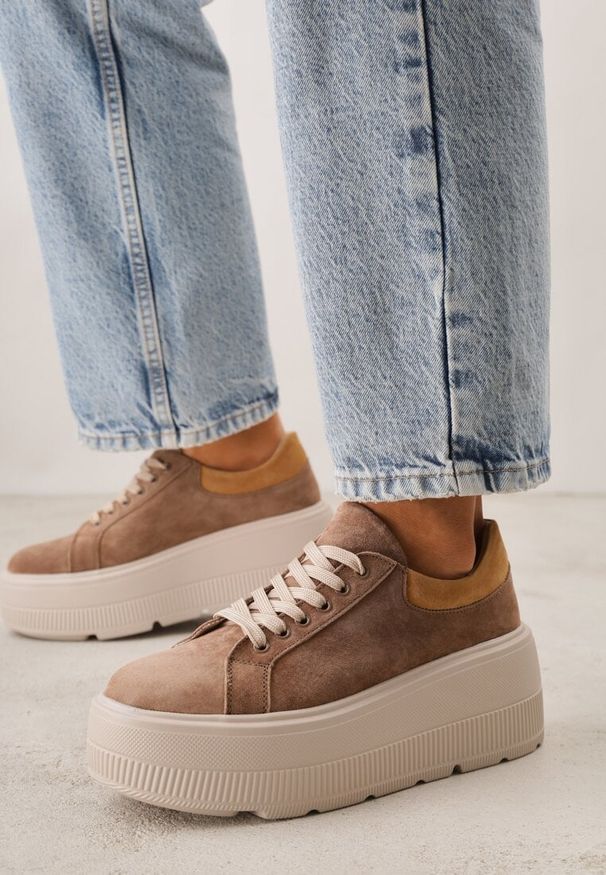 Renee - Brązowe Sneakersy na Platformie z Naturalnego Zamszu Latavesa. Okazja: na co dzień. Kolor: brązowy. Materiał: zamsz. Obcas: na platformie