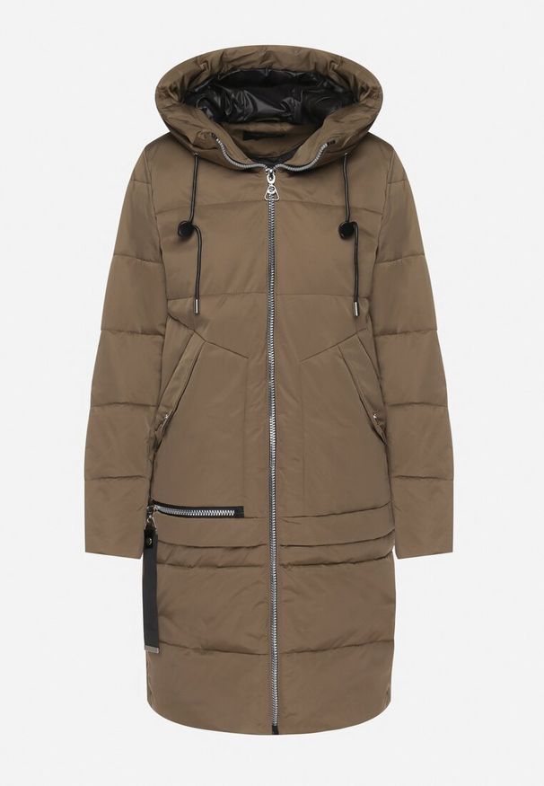 Born2be - Ciemnozielona Pikowana Kurtka z Kapturem Kieszeniami i Ozdobnym Suwakiem Mirorae. Okazja: na spacer, na co dzień. Typ kołnierza: kaptur. Kolor: zielony. Materiał: wełna, jeans. Długość: długie. Sezon: zima. Styl: casual, elegancki