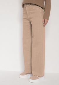 Born2be - Beżowe Szerokie Jeansy z Wysokim Stanem i Postrzępionymi Nogawkami Fyrelreia. Okazja: na co dzień. Stan: podwyższony. Kolor: beżowy. Styl: klasyczny, casual #1