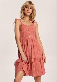 Renee - Łososiowa Sukienka Corirea. Kolor: różowy. Długość rękawa: na ramiączkach. Długość: mini