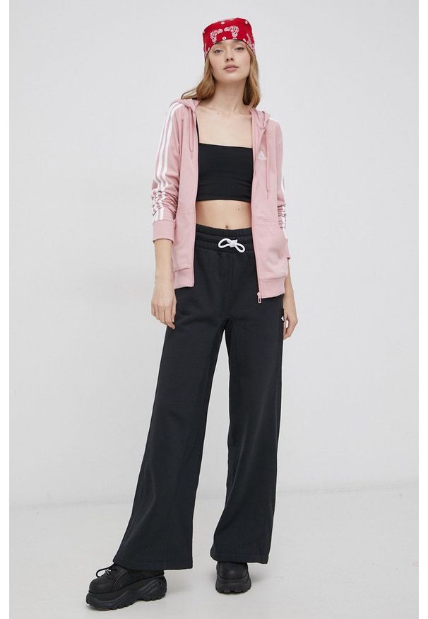 Adidas - adidas - Bluza. Okazja: na co dzień. Typ kołnierza: kaptur. Kolor: różowy. Materiał: bawełna. Wzór: aplikacja. Styl: casual