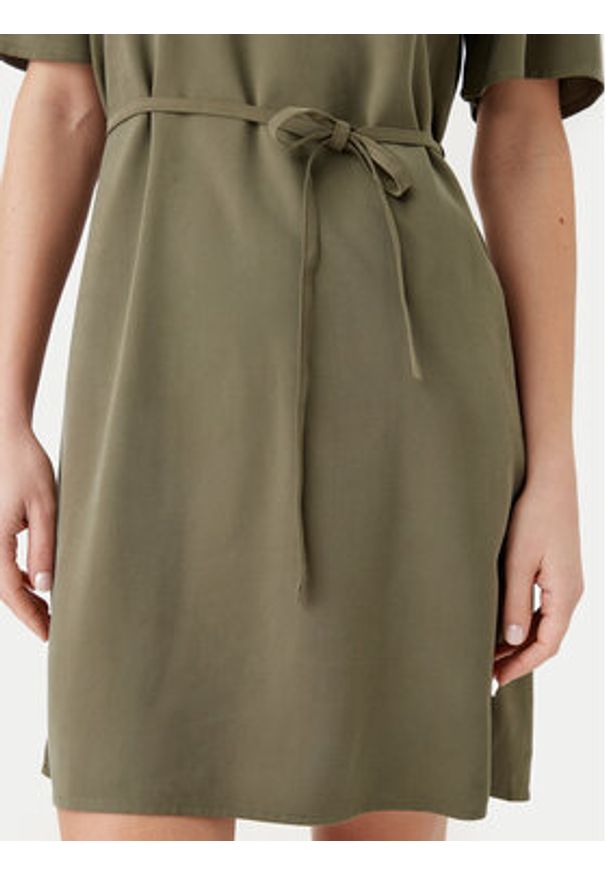 JDY Sukienka codzienna Olli 15341086 Zielony Regular Fit. Okazja: na co dzień. Kolor: zielony. Materiał: wiskoza. Typ sukienki: proste. Styl: casual