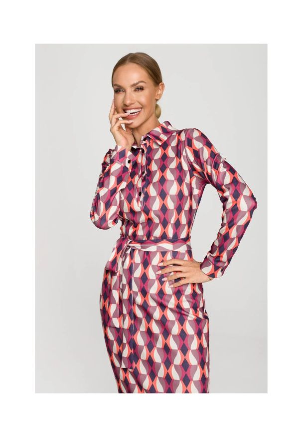 MOE - Ołówkowa sukienka z nadrukiem koszulowa góra i kołnierzyk. Okazja: do pracy, na randkę. Wzór: nadruk. Typ sukienki: ołówkowe, koszulowe. Styl: wizytowy