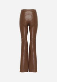 Born2be - Brązowe Spodnie Dzwony z Imitacji Skóry Vebora. Okazja: na co dzień. Kolor: brązowy. Materiał: skóra. Styl: elegancki, casual, klasyczny #5