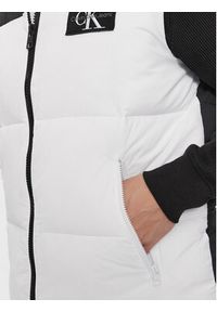Calvin Klein Jeans Bezrękawnik J30J324665 Biały Regular Fit. Kolor: biały. Materiał: syntetyk. Długość rękawa: bez rękawów #3