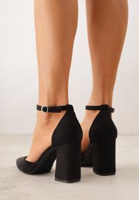 Born2be - Czarne Czółenka z Imitacji Zamszu na Słupku z Noskiem w Szpic Violetto. Okazja: na co dzień, na spotkanie biznesowe, do pracy. Zapięcie: pasek. Kolor: czarny. Materiał: zamsz. Obcas: na słupku. Styl: casual, biznesowy, elegancki, klasyczny. Wysokość obcasa: średni #7