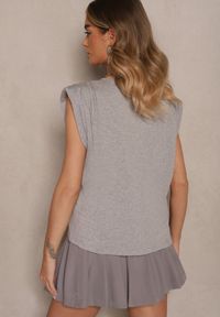 Renee - Szara Bluzka z Wiskozy z Ozdobnymi Ramionami Mavienne. Okazja: na co dzień. Kolor: szary. Materiał: wiskoza. Styl: klasyczny, elegancki, casual
