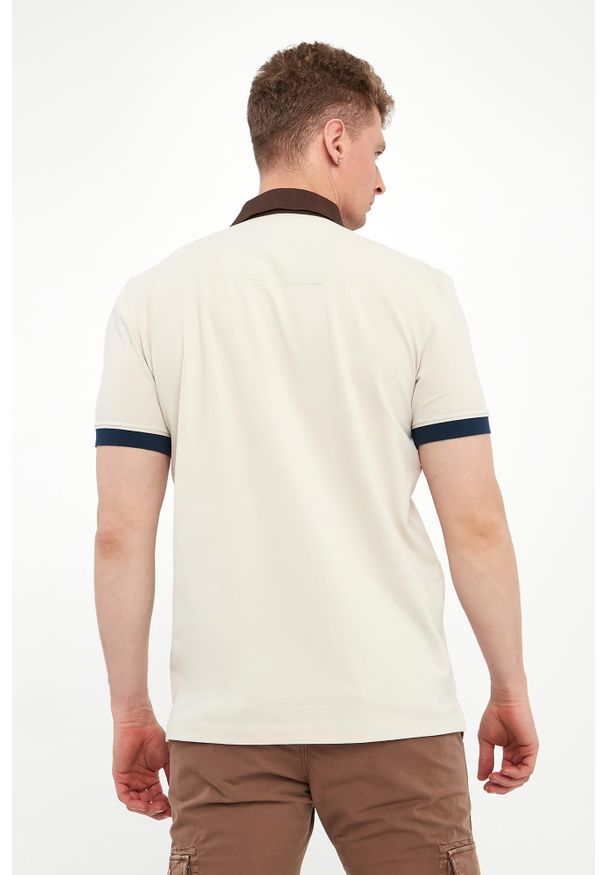 Aeronautica Militare - Polo męskie z haftem AERONAUTICA MILITARE. Typ kołnierza: polo. Wzór: haft