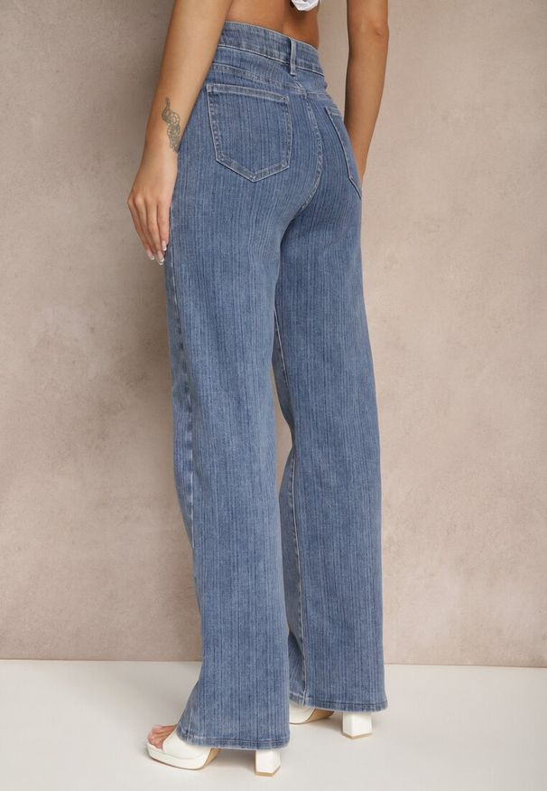 Renee - Niebieskie Jeansy High Waist Delikatnie Prążkowane o Szerokim Kroju Ulanissa. Okazja: na co dzień. Stan: podwyższony. Kolor: niebieski. Styl: elegancki, casual