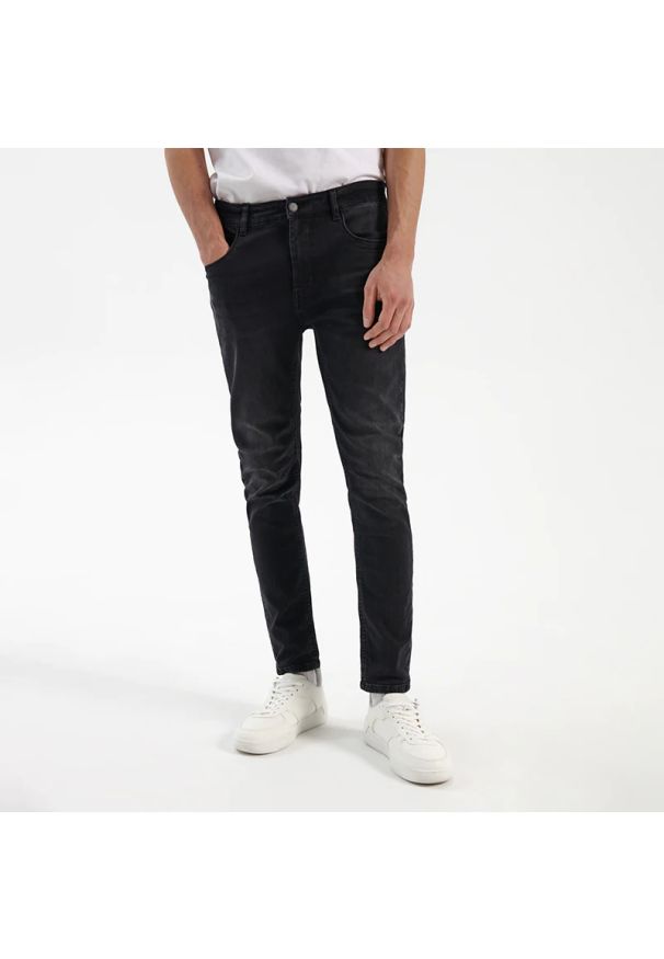 House - Jeansy skinny fit z efektem sprania - Czarny. Kolor: czarny