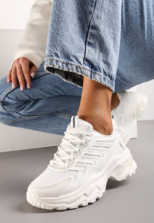 Born2be - Białe Sneakersy na Masywnej Podeszwie z Przeszyciami Hatila. Kolor: biały