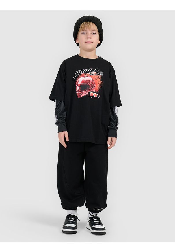 4f - 4F Spodnie dresowe joggery chłopięce - czarne 146/152 (10-12 lat). Okazja: na co dzień, na spacer, na uczelnię. Kolor: czarny. Materiał: dresówka. Sezon: lato. Styl: casual