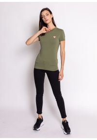 Koszulka damska Guess Ss Cn Mini Triangle Tee (W1YI0ZJ1311-G8DO). Kolor: zielony. Sezon: lato #3