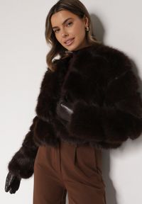 Born2be - Brązowa Krótka Kurtka z Futerkiem na Haftki Loreinda. Okazja: na co dzień. Kolor: brązowy. Materiał: futro. Długość: krótkie. Styl: casual, elegancki #6