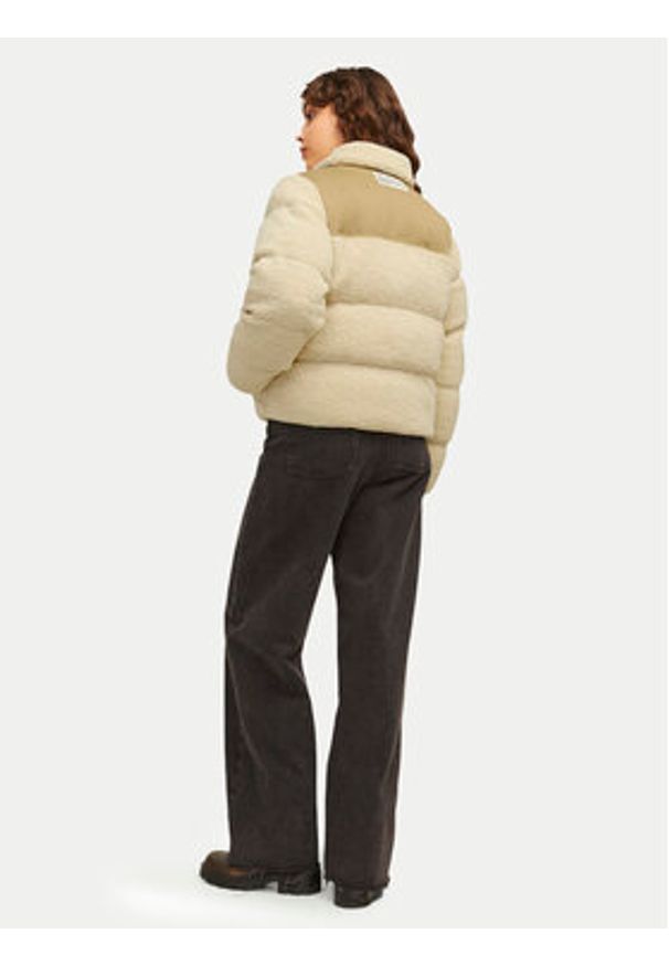 JJXX Kurtka zimowa Lisa 12258398 Beżowy Regular Fit. Kolor: beżowy. Materiał: syntetyk. Sezon: zima