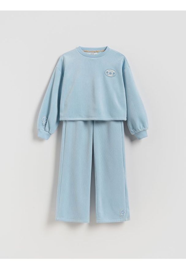 Reserved - Dzianinowy komplet - jasnoniebieski. Kolor: niebieski. Materiał: dzianina