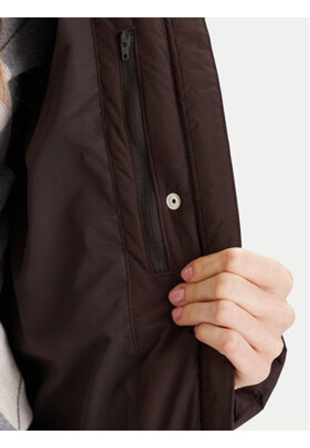 Lacoste Kurtka zimowa BF2608 Brązowy Regular Fit. Kolor: brązowy. Materiał: syntetyk. Sezon: zima