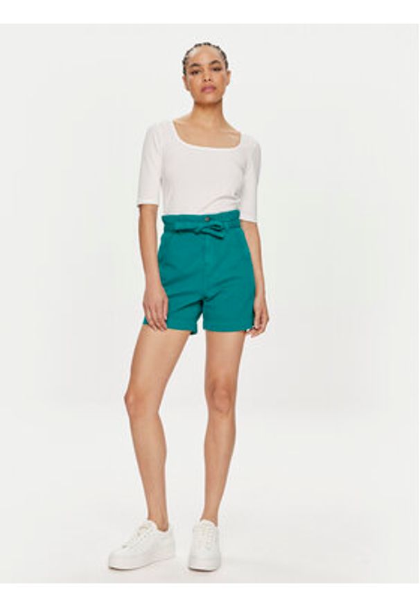 United Colors of Benetton - United Colors Of Benetton Szorty materiałowe 4DUKD9019 Zielony Regular Fit. Kolor: zielony. Materiał: bawełna