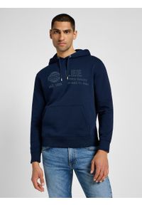 Lee - LEE MĘSKA BLUZA Z KAPTUREM LEE SEASONAL HOODIE INKY BLUE 112358048. Typ kołnierza: kaptur