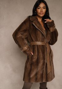 Renee - Brązowy Płaszcz Futerko z Paskiem z Imitacji Skóry i Klamrami przy Mankietach Charysha. Kolor: brązowy. Materiał: skóra, futro. Styl: elegancki #6