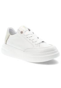 CheBello - Białe Sneakersy Chebello Wygodne Obuwie Damskie. Zapięcie: sznurówki. Kolor: biały. Materiał: skóra. Styl: klasyczny, sportowy, elegancki