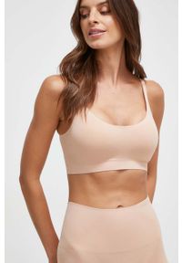 Chantelle biustonosz SOFT STRETCH kolor beżowy gładki. Kolor: beżowy. Materiał: dzianina. Rodzaj stanika: wyciągane miseczki, odpinane ramiączka. Wzór: gładki #4