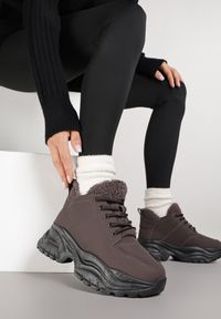 Renee - Brązowe Trapery Sneakersy Vices na Platformie z Tłoczeniem Nirrise. Okazja: na co dzień. Kolor: brązowy. Materiał: dresówka. Obcas: na platformie. Styl: casual #7