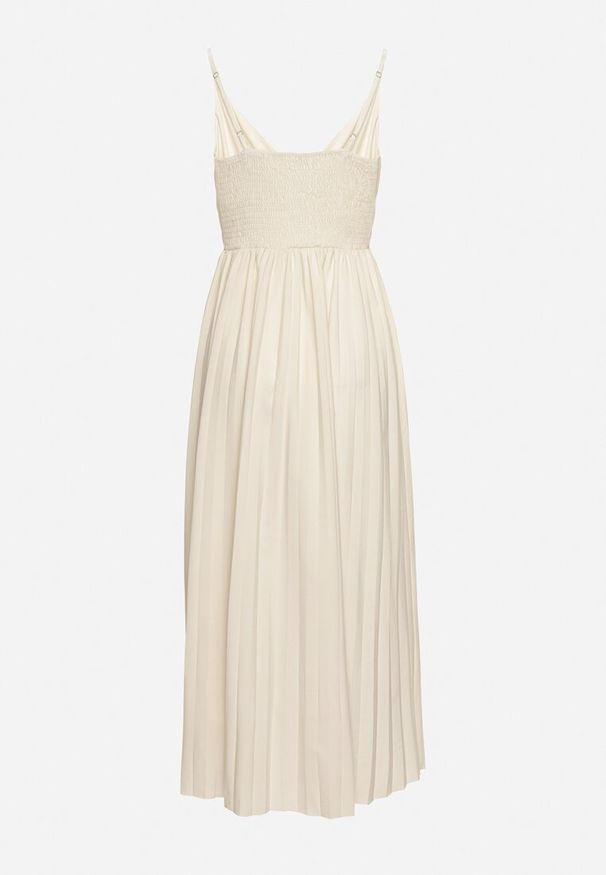 Born2be - Jasnobeżowa Rozkloszowana Sukienka Długa z Kopertowym Dekoltem na Ramiączkach Asmerria. Kolor: beżowy. Długość rękawa: na ramiączkach. Typ sukienki: kopertowe. Styl: elegancki. Długość: maxi