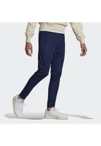 Adidas - Spodnie Entrada 22 Training. Kolor: niebieski. Sport: piłka nożna #1