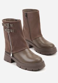 Born2be - Brązowo-Szare Botki ze Skóry Naturalnej w Stylu Biker z Wywiniętą Cholewką Suwakiem i Dwiema Klamrami Adarrive. Zapięcie: klamry. Kolor: brązowy. Materiał: skóra. Szerokość cholewki: normalna. Styl: klasyczny #4