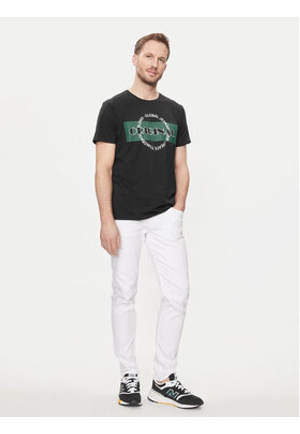Blend T-Shirt 20717428 Biały Regular Fit. Kolor: biały. Materiał: bawełna