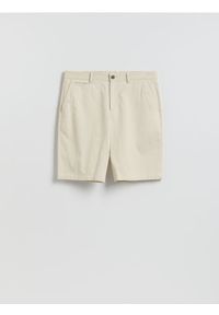Reserved - Szorty regular z lyocellem - beżowy. Kolor: beżowy. Materiał: tkanina