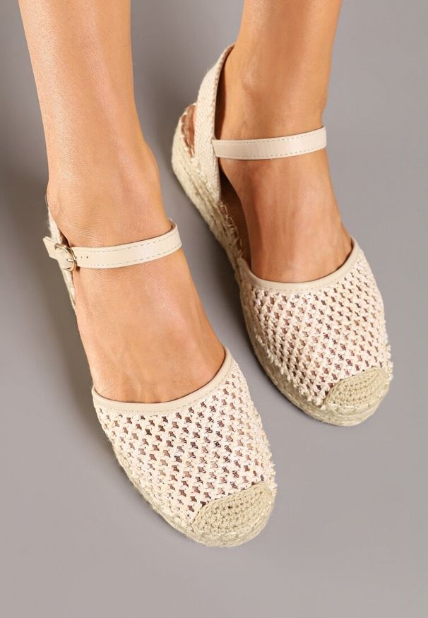 Renee - Beżowe Espadryle Siateczkowe na Podeszwie z Plecionki Alianara. Kolor: beżowy. Materiał: materiał