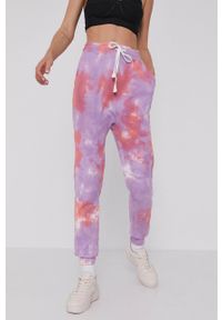 Answear Lab Spodnie damskie kolor fioletowy wzorzyste. Kolor: fioletowy. Materiał: dzianina #3