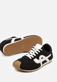 Born2be - Czarne Sneakersy Ozdobione Geometrycznym Motywem Ardetia. Okazja: na co dzień. Kolor: czarny. Materiał: jeans. Wzór: aplikacja, geometria #5