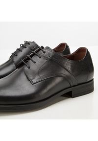Wittchen - Męskie buty derby skórzane z tłoczonym zapiętkiem czarne. Okazja: na co dzień. Kolor: czarny. Materiał: skóra. Sezon: lato. Styl: casual, elegancki #3