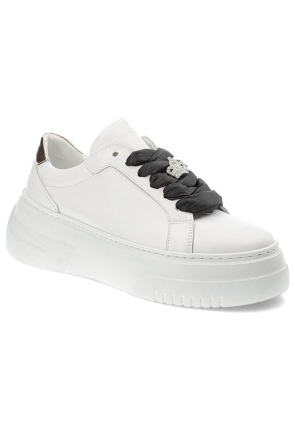 CheBello - Białe Sneakersy Chebello Modne Obuwie Damskie Na Platformie. Okazja: na co dzień. Zapięcie: zamek. Kolor: biały. Materiał: jeans, skóra. Wzór: kwiaty, aplikacja. Obcas: na platformie. Sport: turystyka piesza