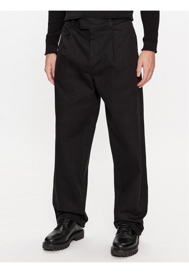 Calvin Klein Jeans Spodnie materiałowe J30J324038 Czarny Regular Fit. Kolor: czarny. Materiał: bawełna