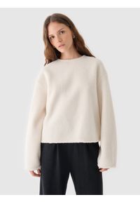 outhorn - Bluza sherpa nierozpinana bez kaptura damska Outhorn - biała. Typ kołnierza: bez kaptura. Kolekcja: plus size. Kolor: biały. Materiał: materiał