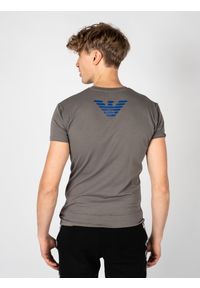 Emporio Armani T-shirt "C-Neck" | 111035 2F725 | Mężczyzna | Szary. Kolor: szary. Materiał: bawełna, elastan. Wzór: nadruk