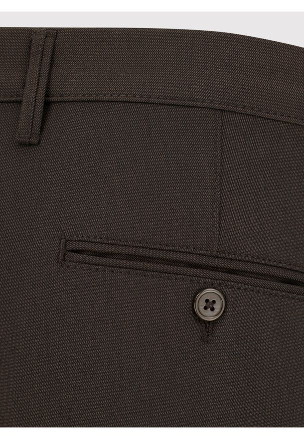 Pako Lorente - PAKO LORENTE – Brązowe spodnie męskie chino. Okazja: na co dzień. Kolor: brązowy. Materiał: wiskoza, elastan, poliester. Styl: casual