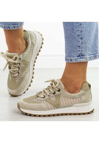 Beżowe skórzane sneakersy damskie Vinceza 66746. Okazja: na co dzień, na spacer. Zapięcie: sznurówki. Kolor: beżowy. Materiał: skóra. Sezon: wiosna, lato. Styl: klasyczny, casual, elegancki