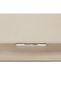 Calvin Klein Torebka Ck Linear Shoulder Bag K60K612158 Beżowy. Kolor: beżowy. Materiał: skórzane